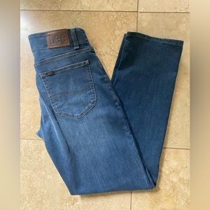 Lee Extreme Motion MVP straight fit tapered leg jeans like new